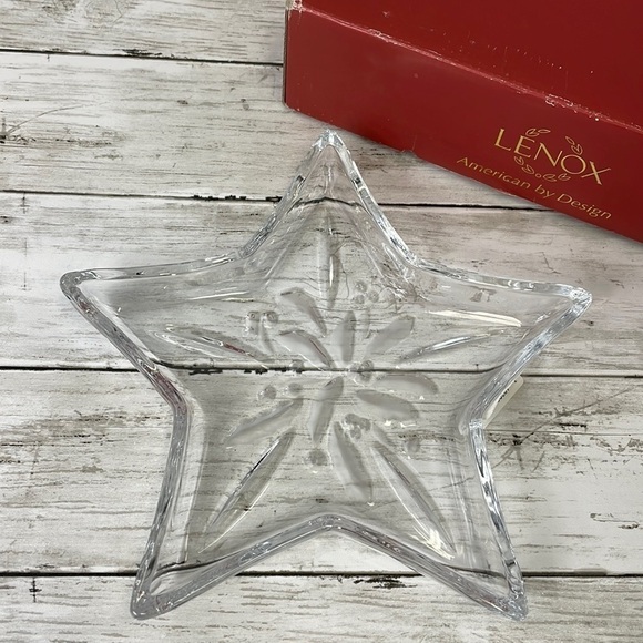 LENOX HOLIDAY STAR CANDY DISH - Picture 1 of 4
